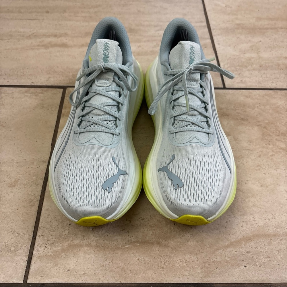 PUMA MagMax Nitro Women’s 8.5 Running Sneaker GUC. Amazing condition.